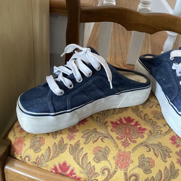 Le Chateau Slip On Platform Jean Sneakers - Picture 2 of 5